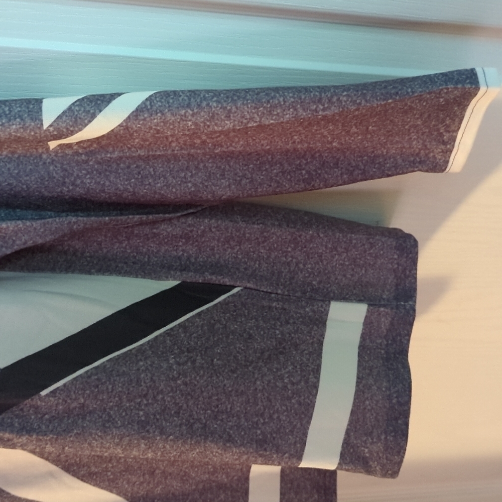 Color-Block Blouse - Picture 4 of 7